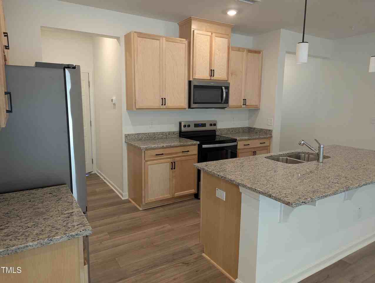 173 Cabernet Dr - Photo 3 of 16