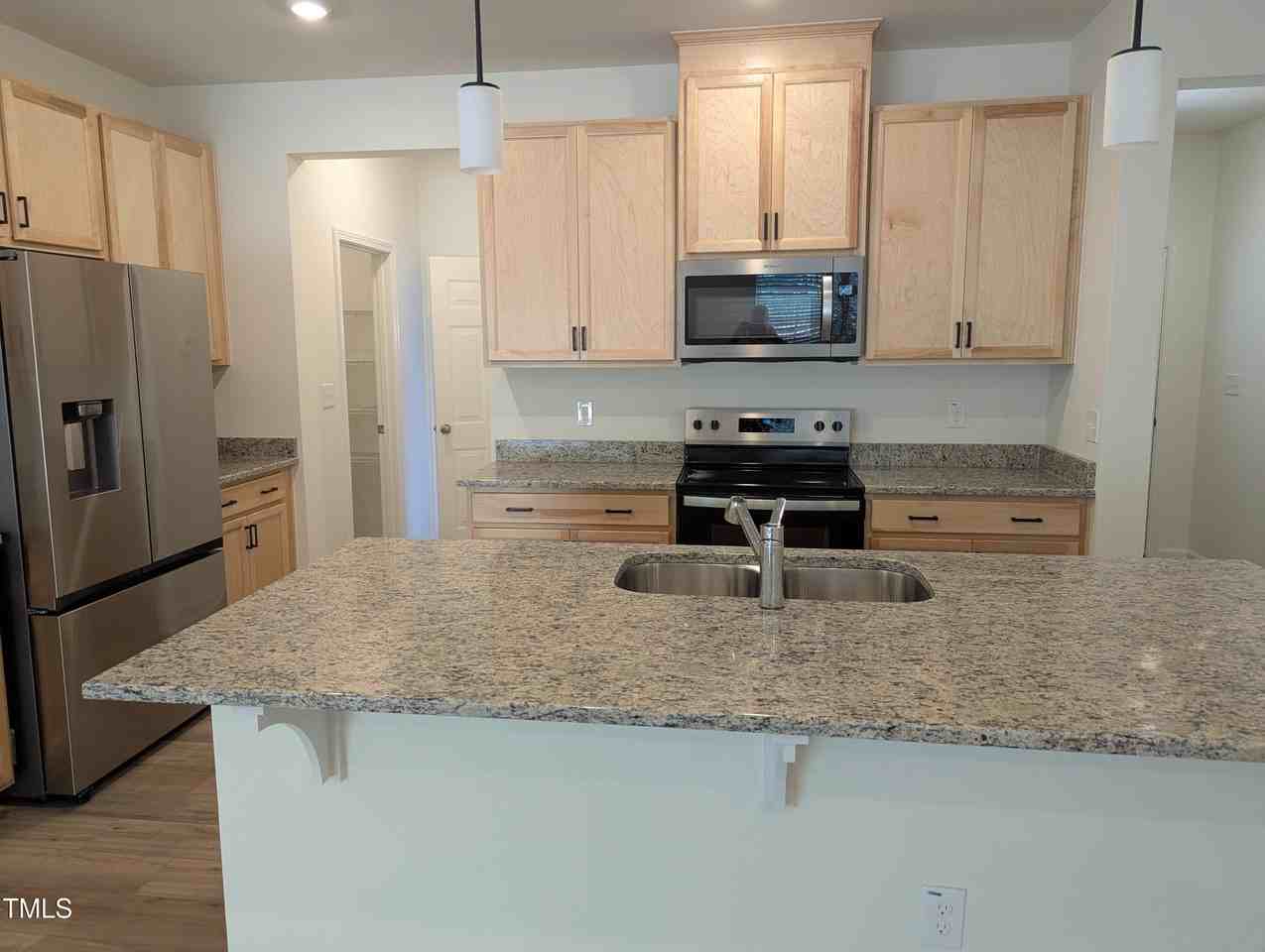 173 Cabernet Dr - Photo 4 of 16