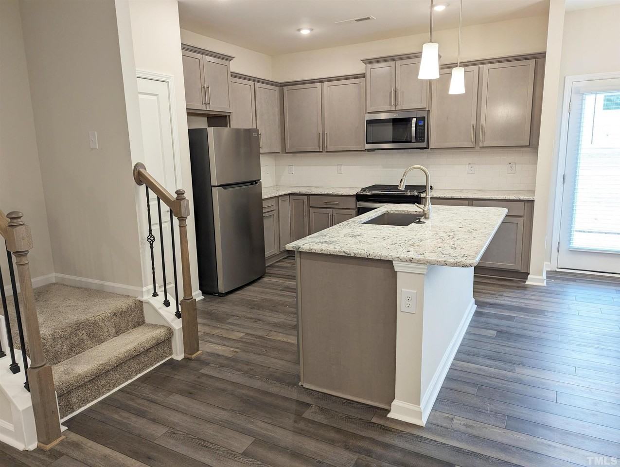 1527 Smoky Mountains St - Photo 5 of 20