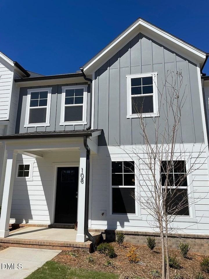 108 Kimber Ln - Photo 2 of 19