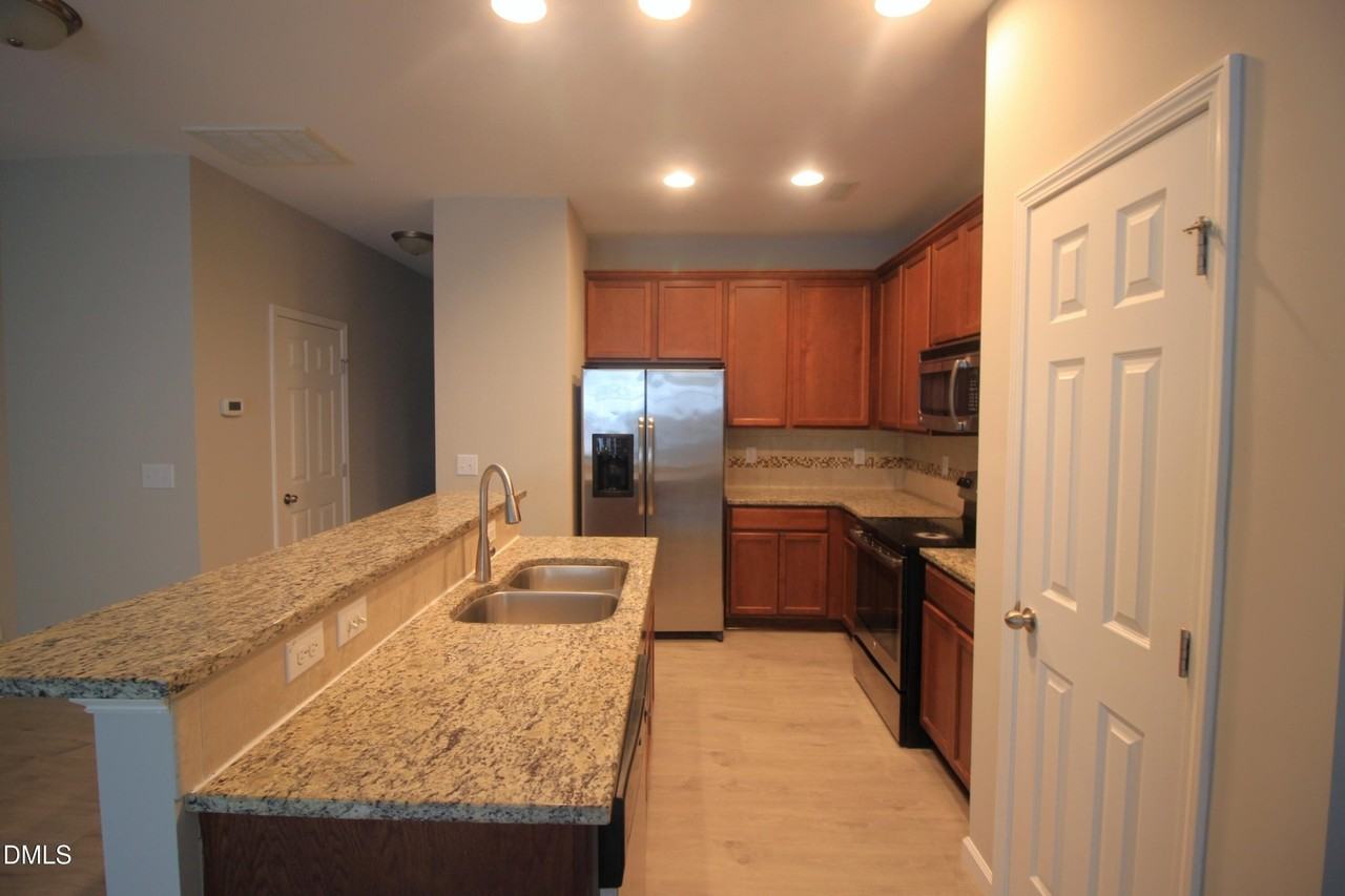 405 Stone Flower Ln - Photo 4 of 19
