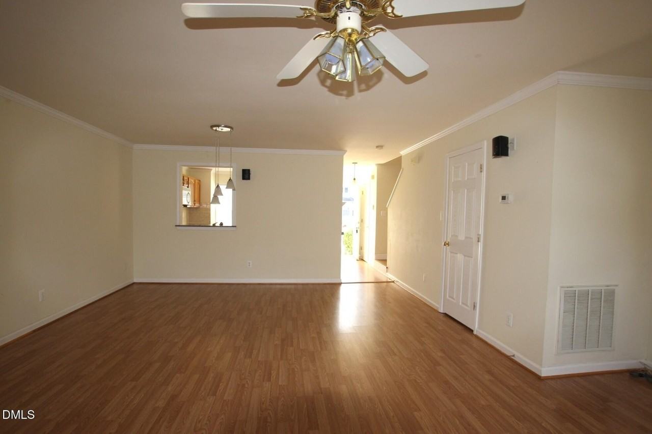 104 Climbing Ivy Ct - Photo 4 of 14