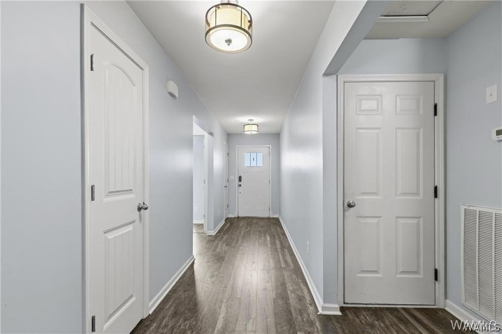2709 Lily Cir - Photo 4 of 29