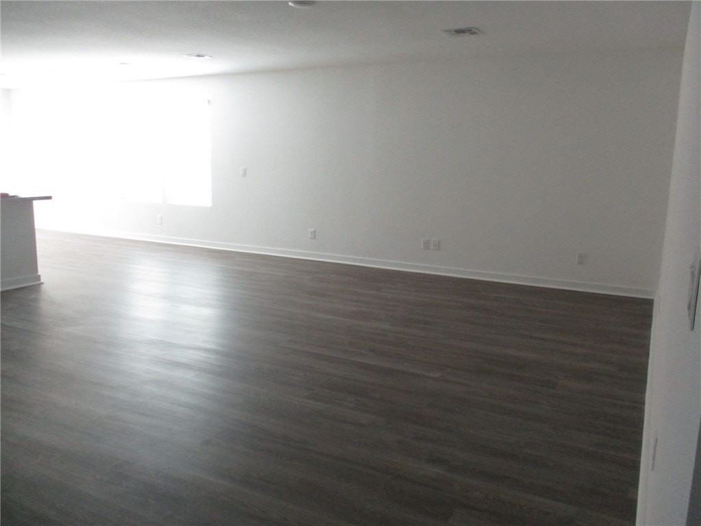 2274 Sarah Pl - Photo 2 of 11