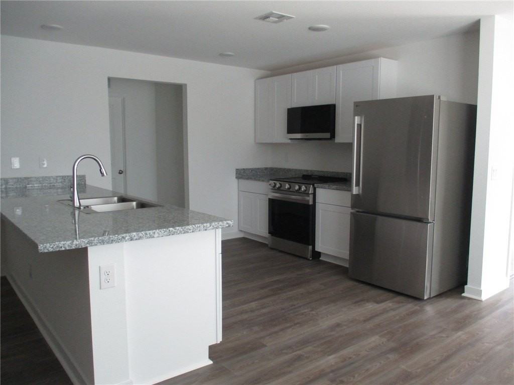 2274 Sarah Pl - Photo 3 of 11