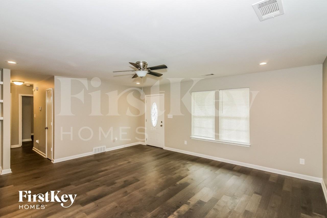 6301 Green Grove Dr - Photo 2 of 14