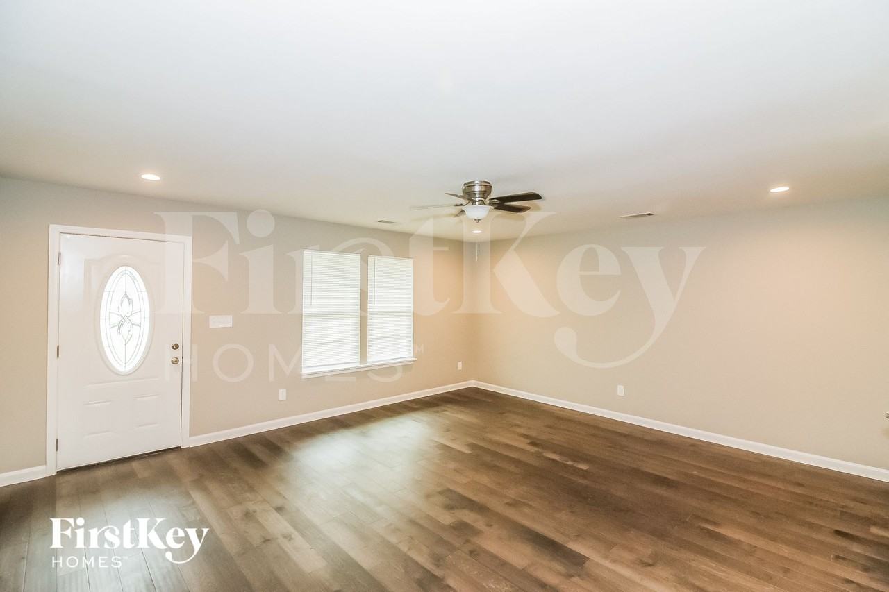 6301 Green Grove Dr - Photo 3 of 14