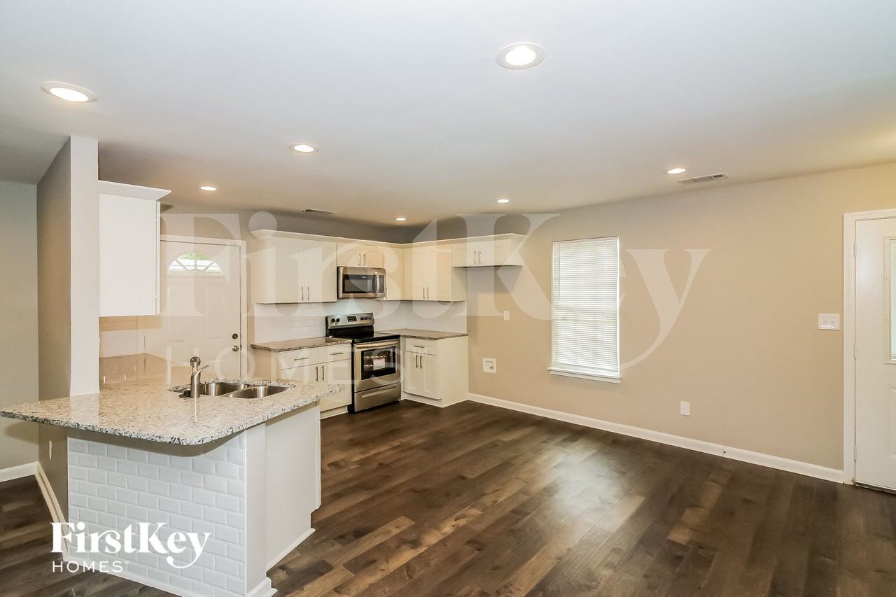 6301 Green Grove Dr - Photo 4 of 14