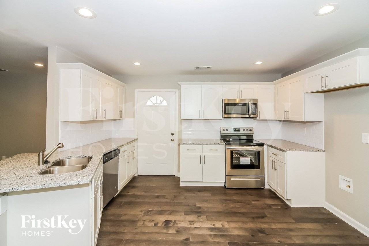6301 Green Grove Dr - Photo 6 of 14