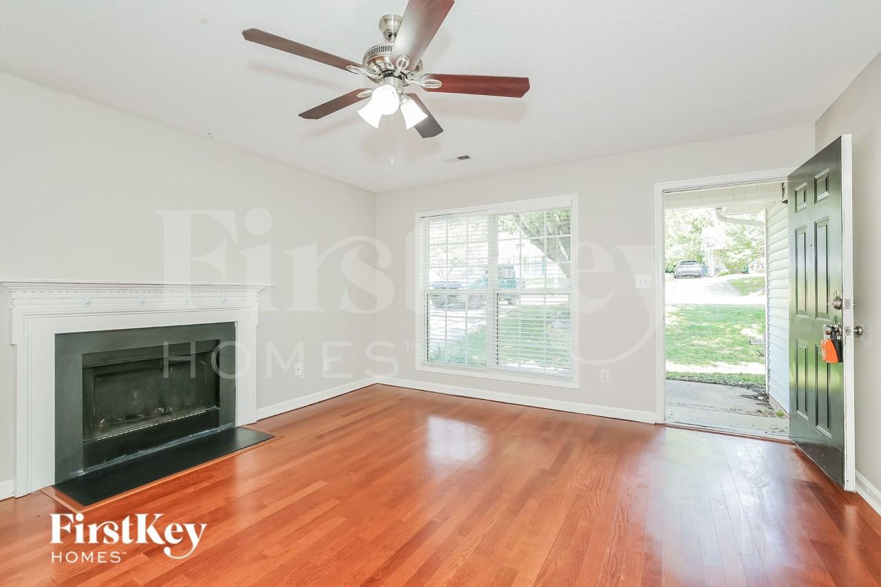 6877 Ironwood Cir - Photo 3 of 16