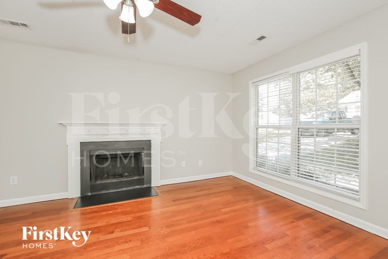 6877 Ironwood Cir - Photo 4 of 16