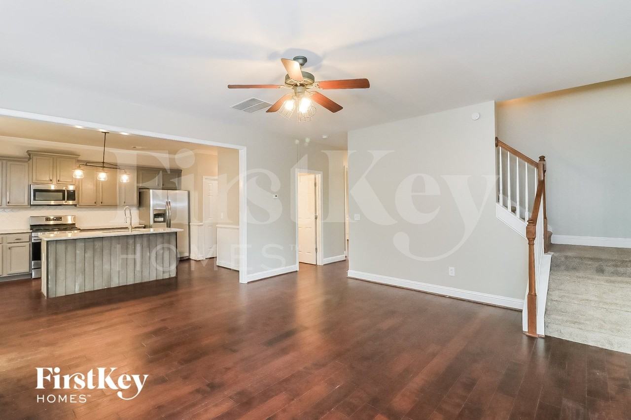 27 Treadstone Ln - Photo 4 of 15