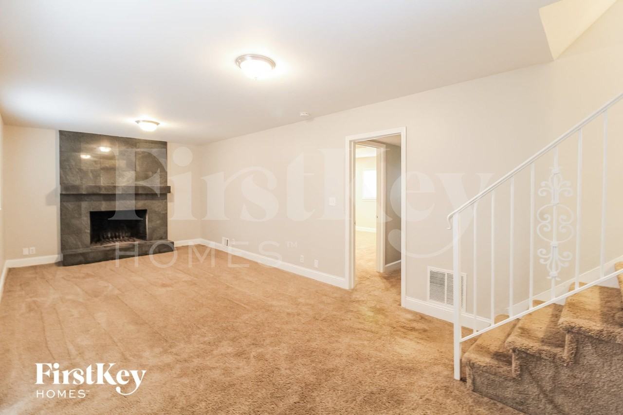 558 Bruce Way Sw - Photo 7 of 15