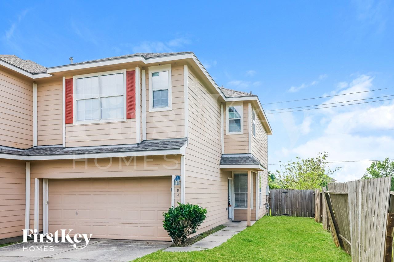 8702 Bentongrove Ln - Photo 2 of 16