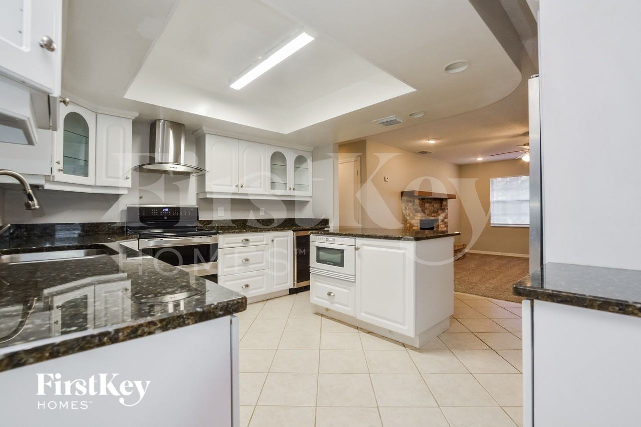 848 Benchwood Ct - Photo 5 of 16