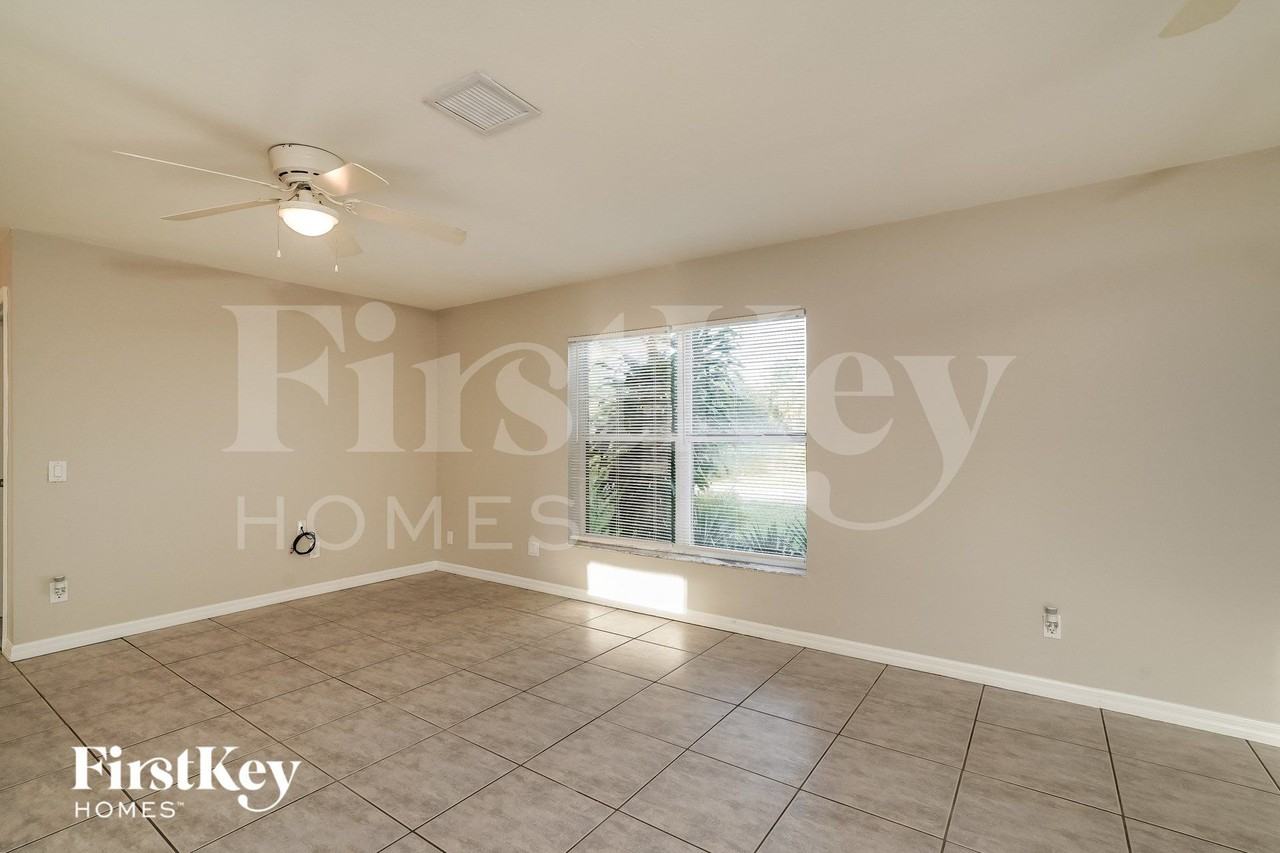 808 Lincoln Ave - Photo 4 of 15