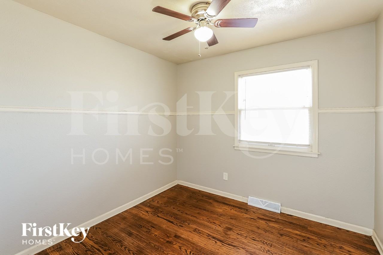 7704 E 48th St - Photo 6 of 16