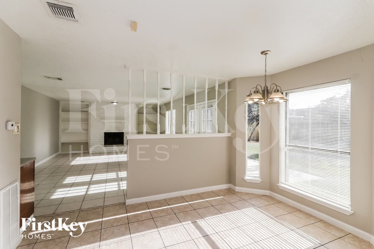 7447 Woodland West Dr - Photo 6 of 20