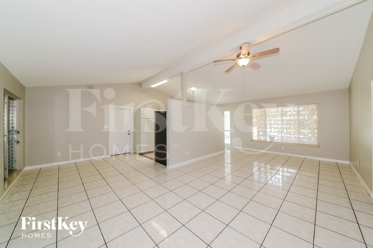 6007 Dartmouth Dr - Photo 4 of 17