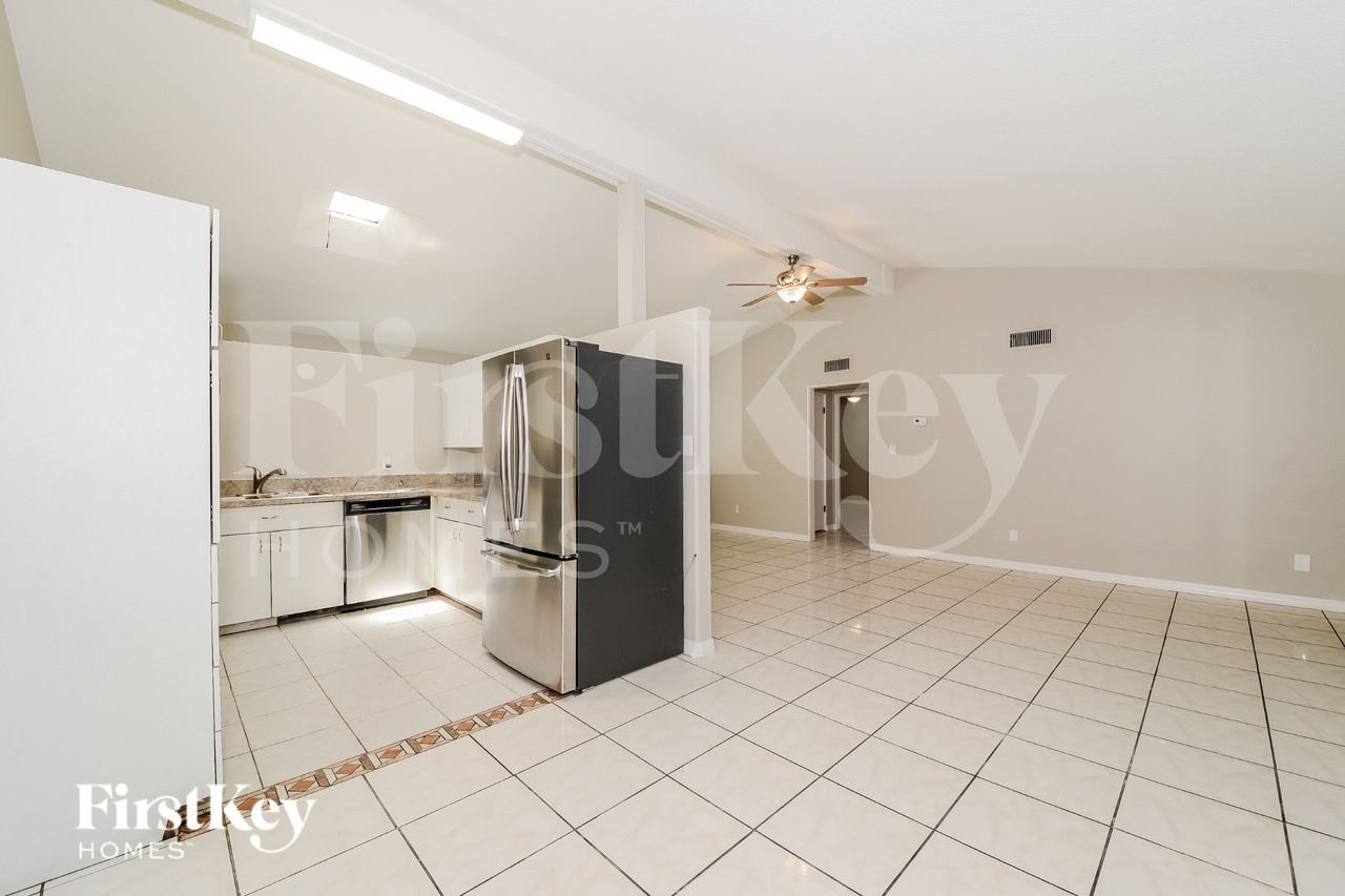 6007 Dartmouth Dr - Photo 6 of 17