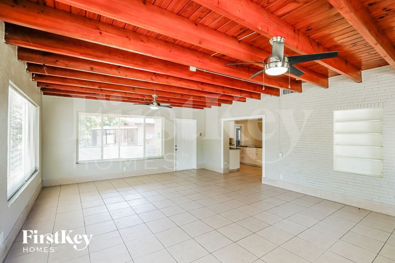 530 S 28th Ave - Photo 7 of 16