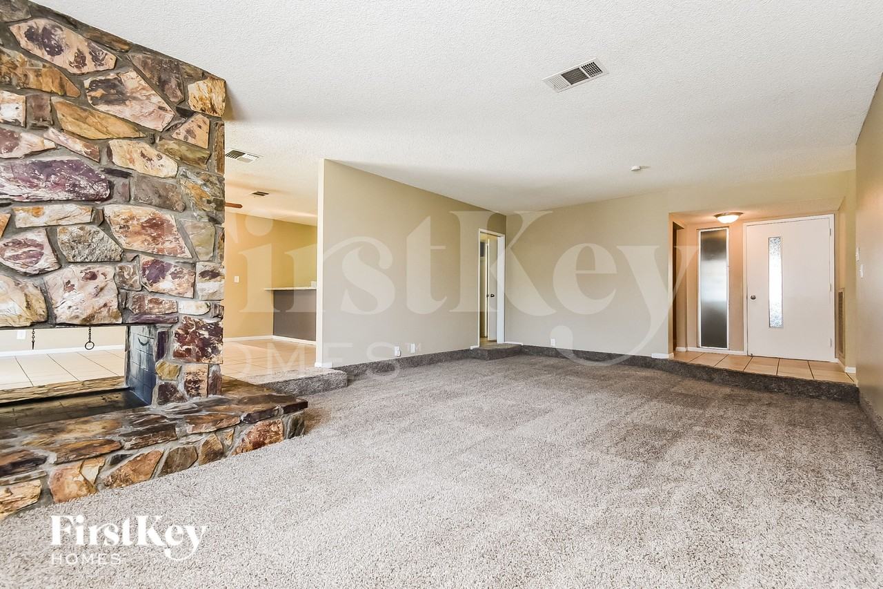 4185 Seattle Ave - Photo 4 of 16