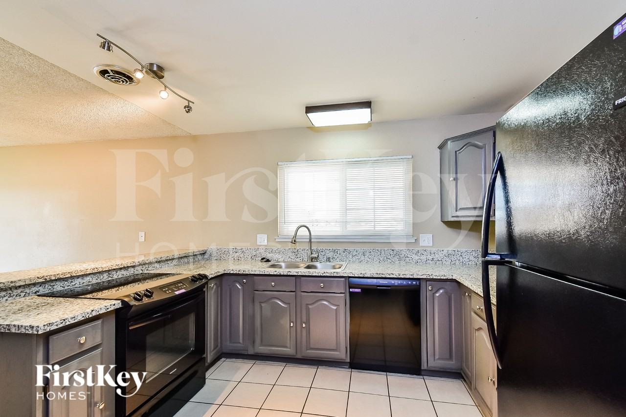 4185 Seattle Ave - Photo 5 of 16