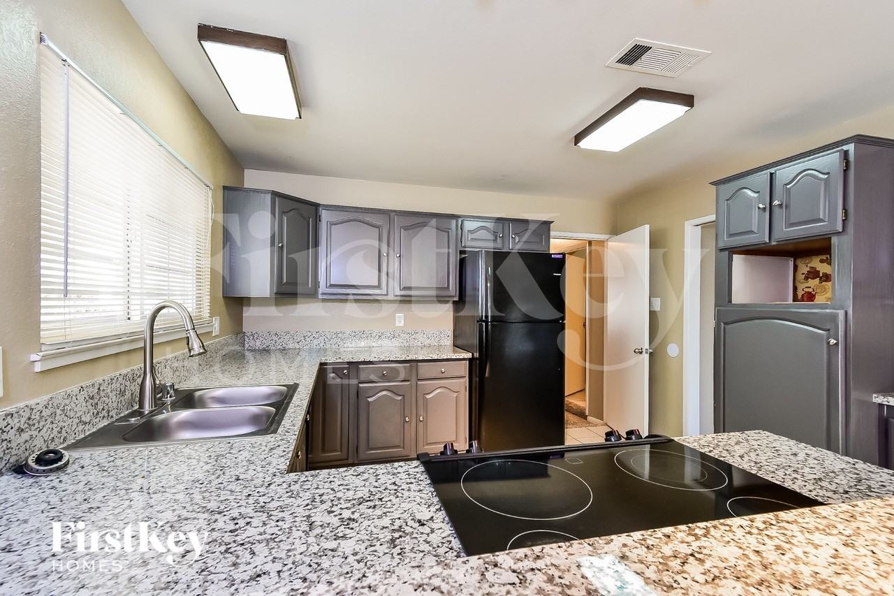 4185 Seattle Ave - Photo 6 of 16