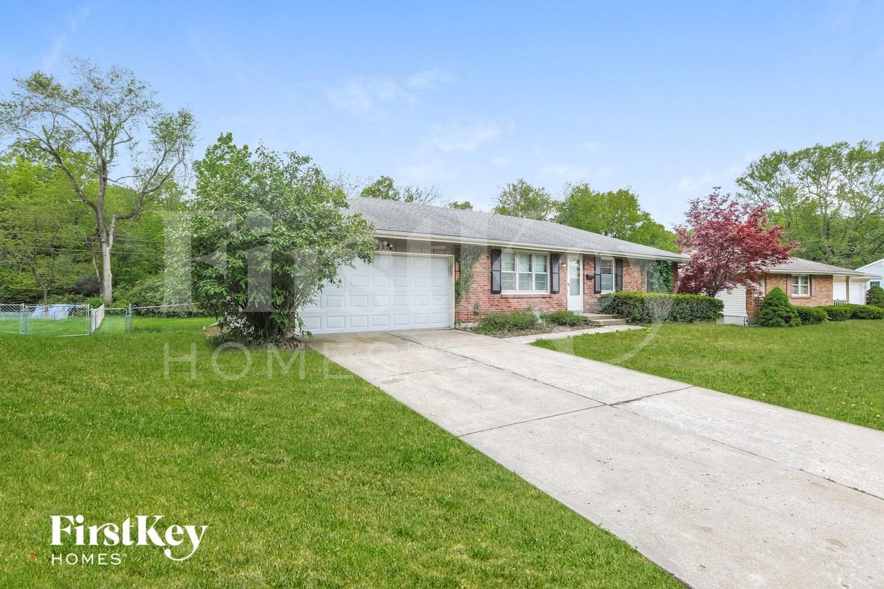 415 Sw Stratford Rd - Photo 2 of 15