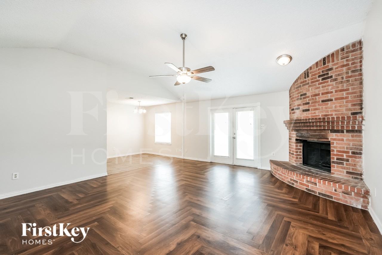 4121 Gentle Springs Dr - Photo 4 of 16
