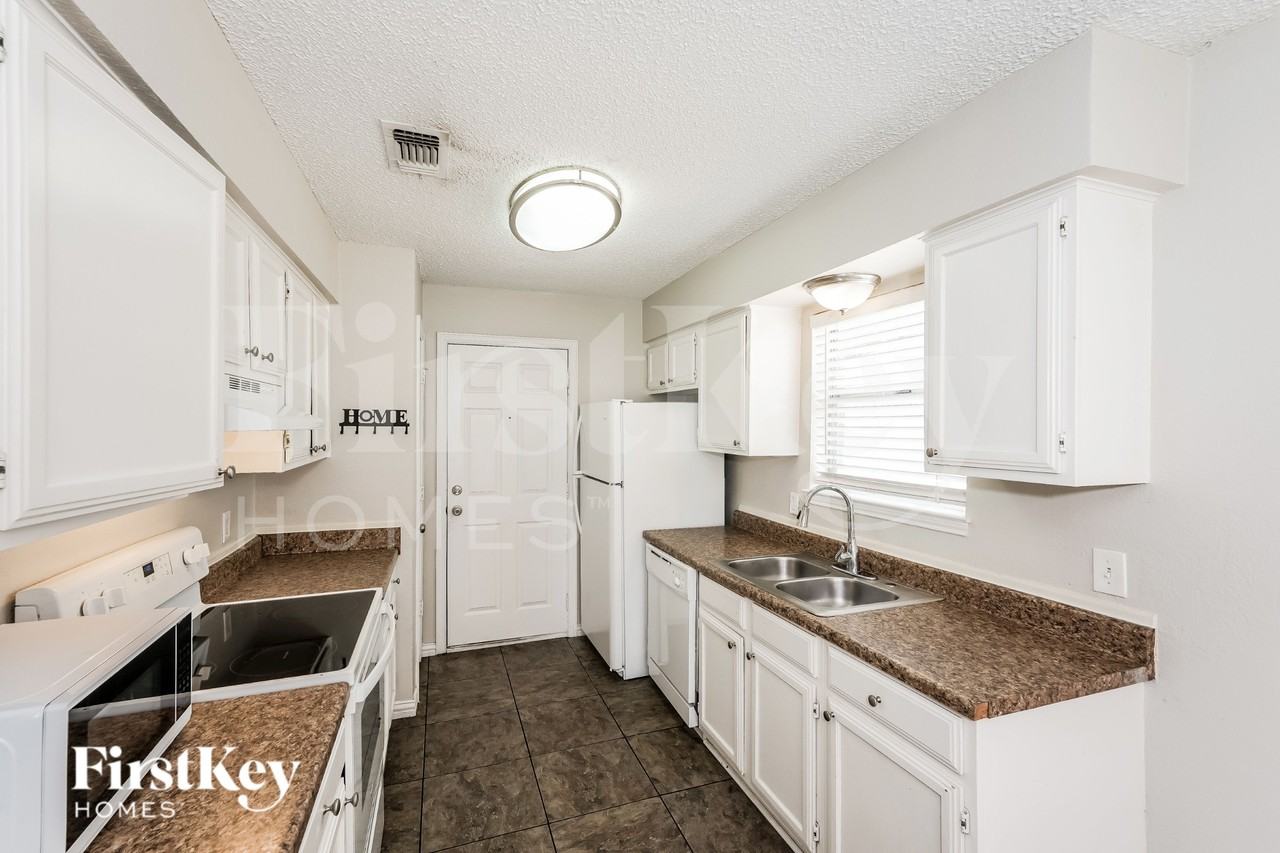 4121 Gentle Springs Dr - Photo 7 of 16