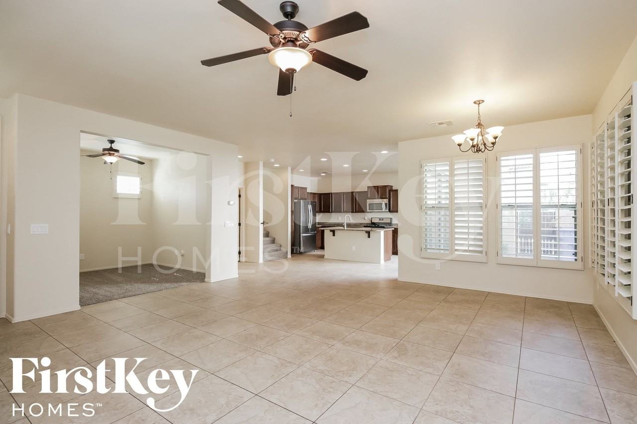 3441 S Jacana Ln - Photo 4 of 15