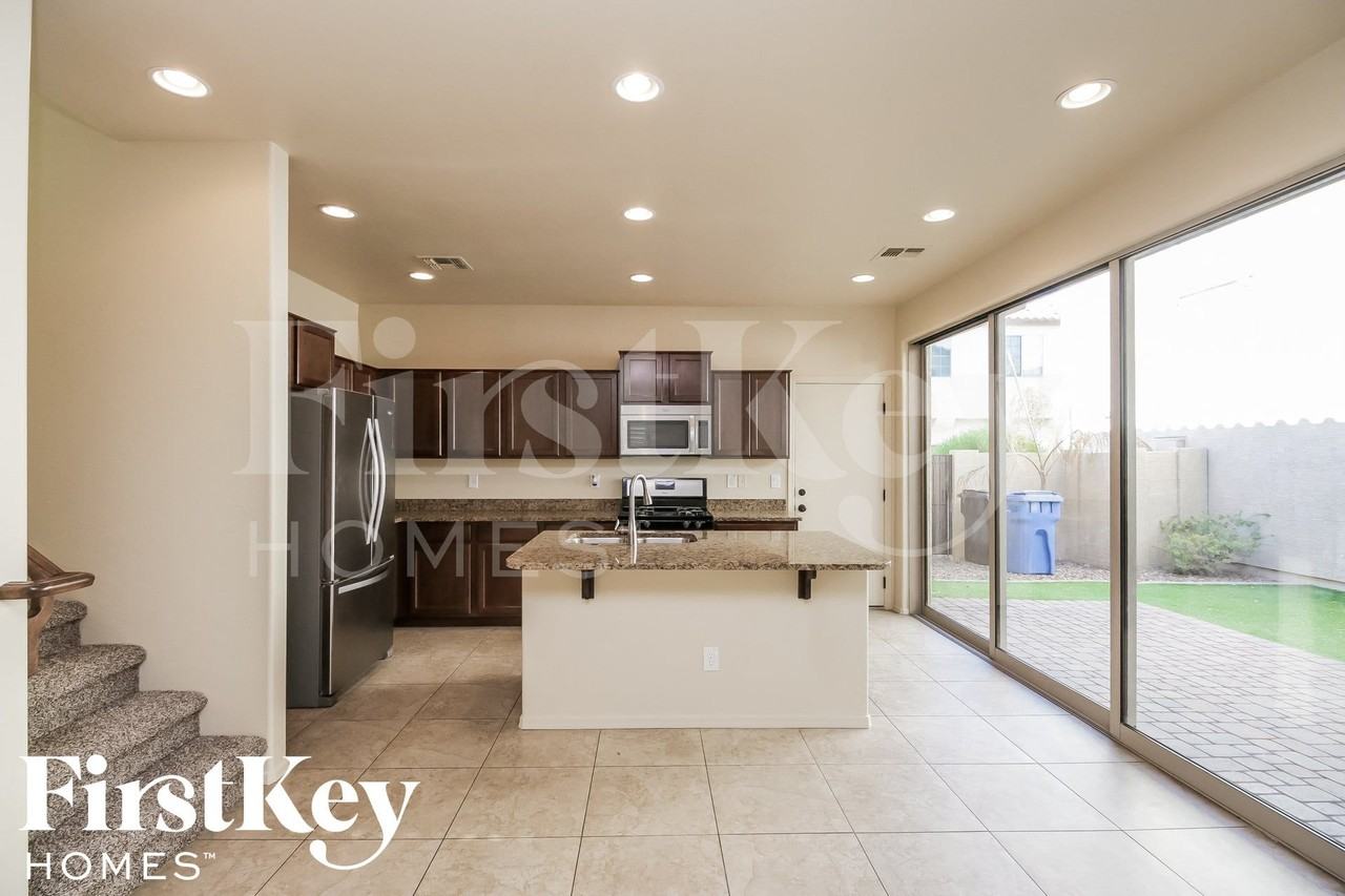 3441 S Jacana Ln - Photo 6 of 15