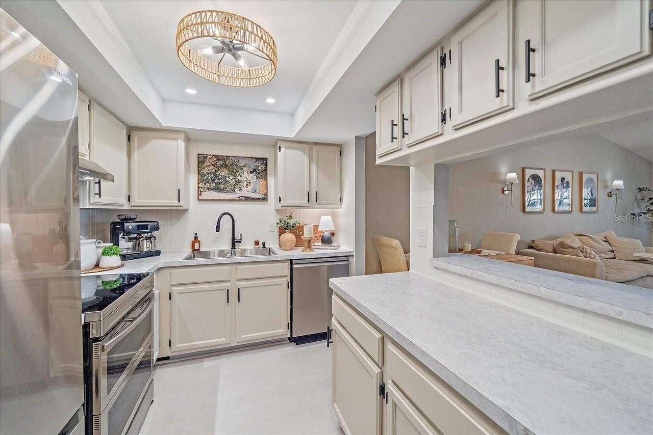 1211 Capri Isles Blvd #6 - Photo 5 of 21