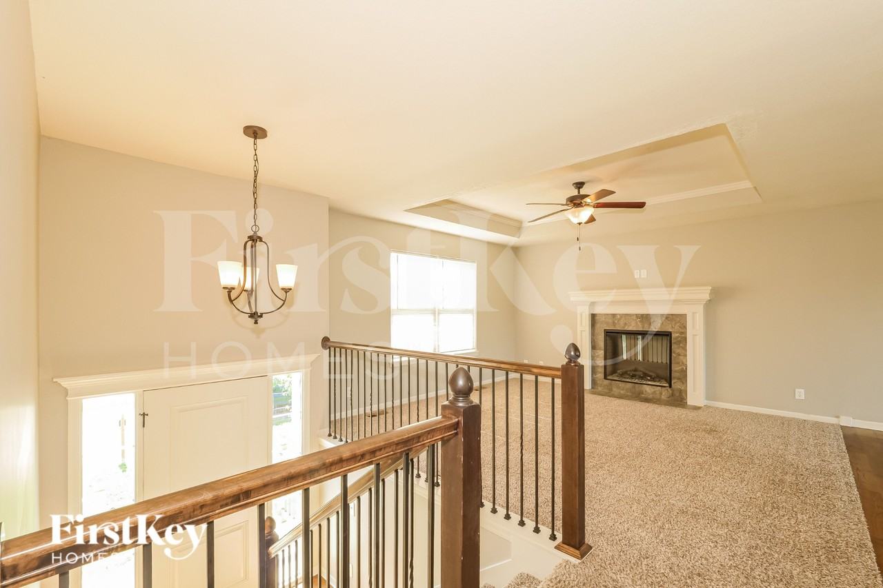 22004 Crystal Ave - Photo 2 of 16