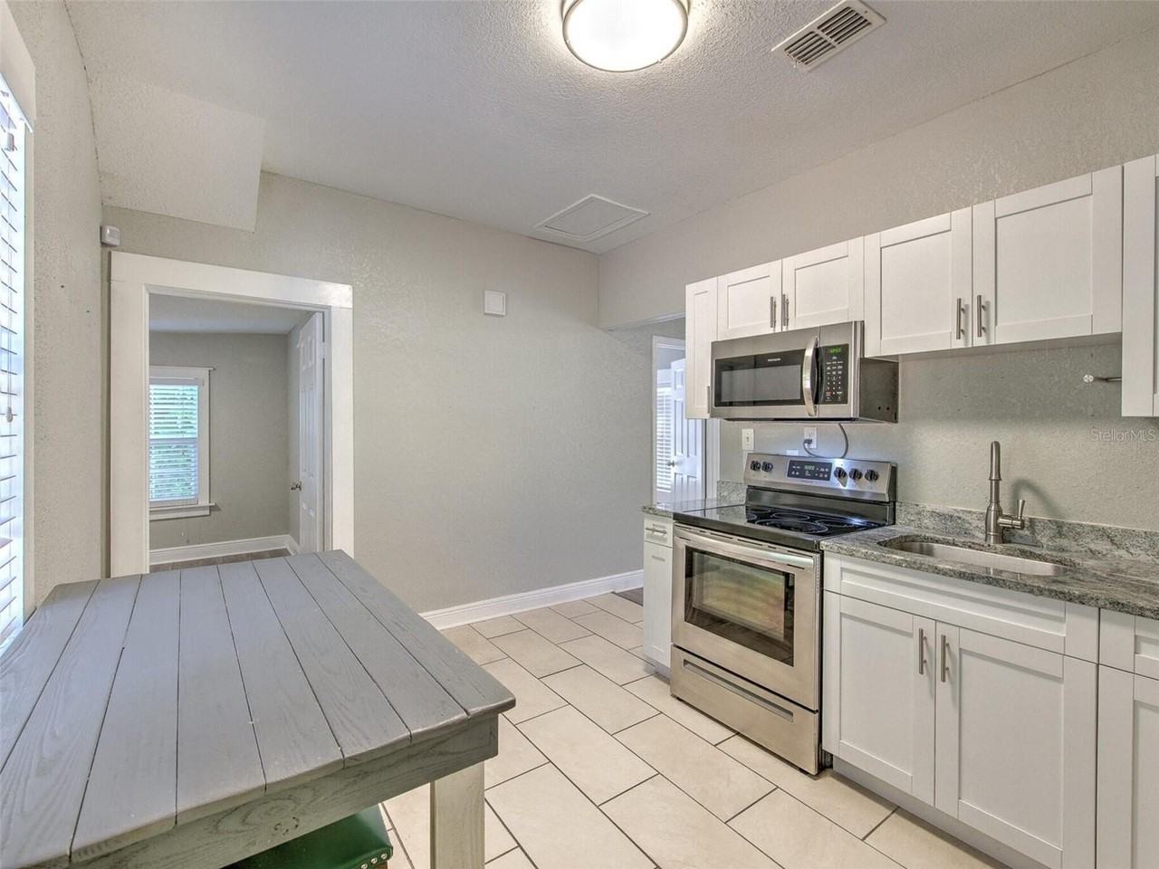 728 E Hanlon St - Photo 7 of 27