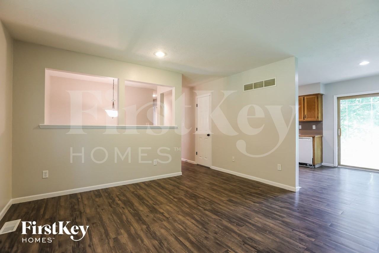 15605 Allen Ave - Photo 5 of 15