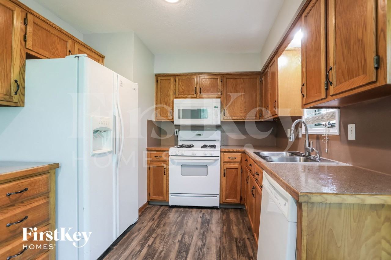 15605 Allen Ave - Photo 7 of 15