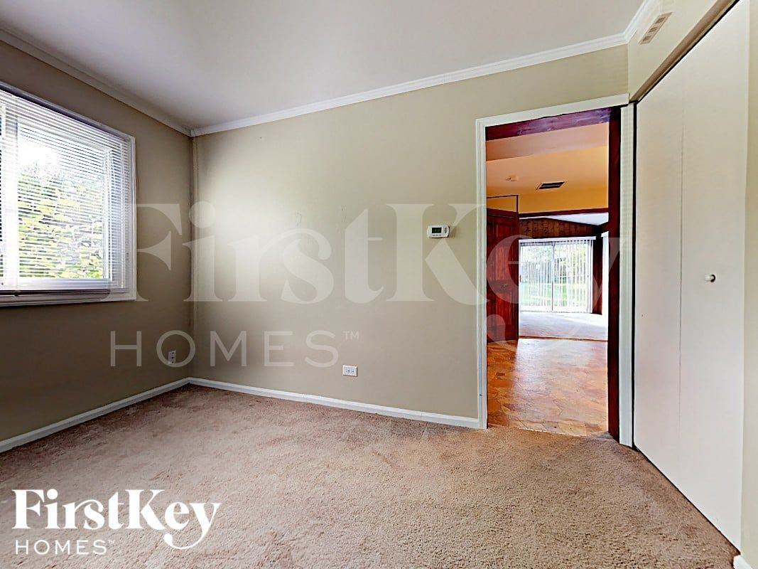 1525 Cumberland Rd - Photo 5 of 17
