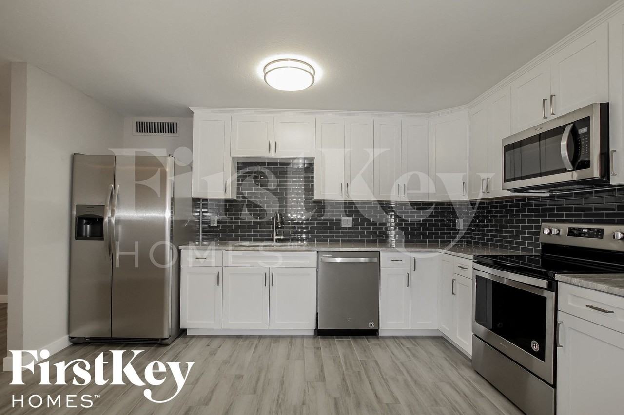 15034 N 38th St - Photo 7 of 15