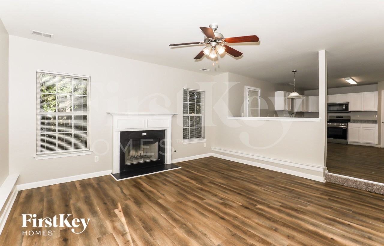 1119 Oak Hollow Ct - Photo 3 of 16