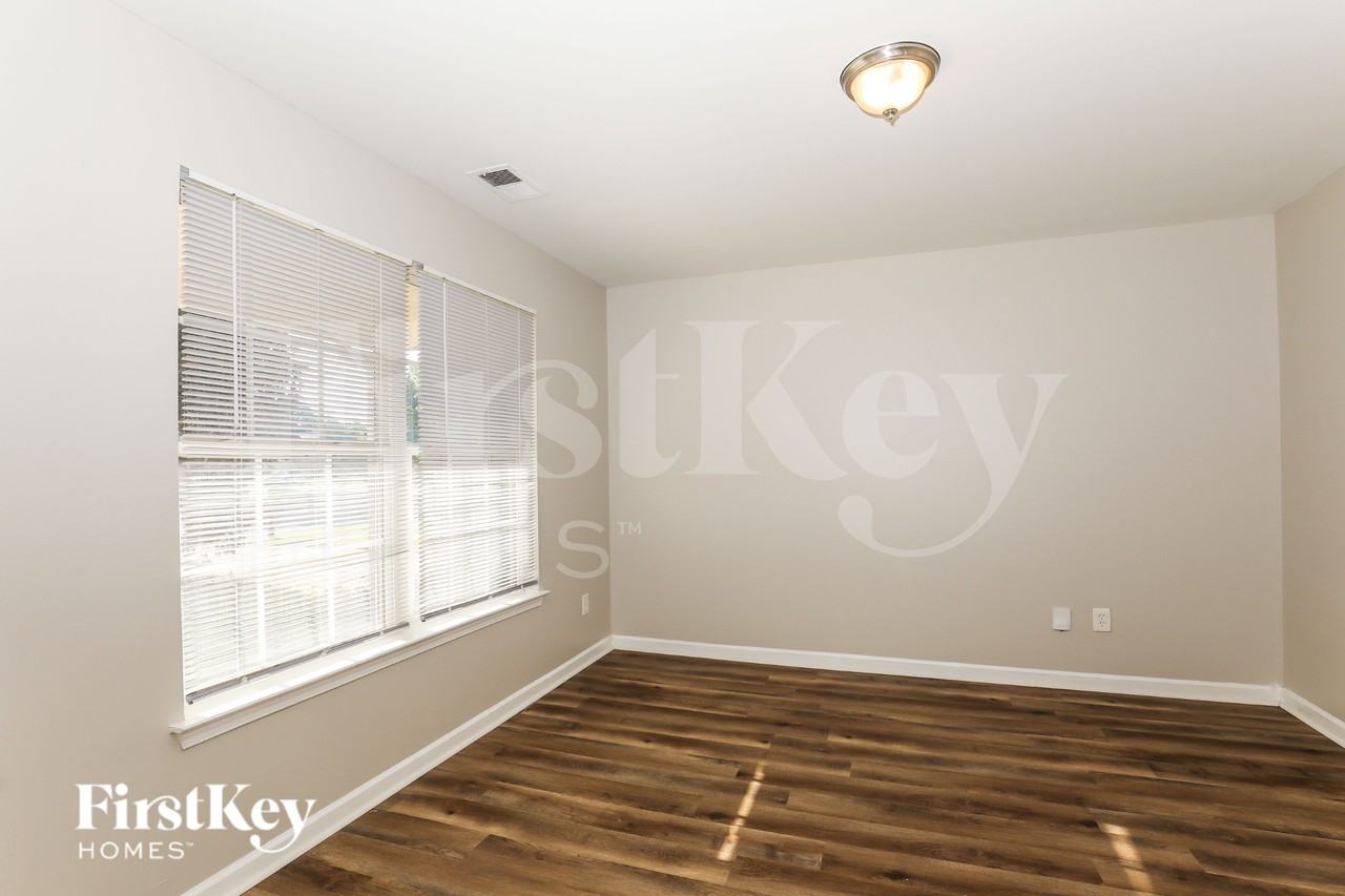 1119 Oak Hollow Ct - Photo 7 of 16
