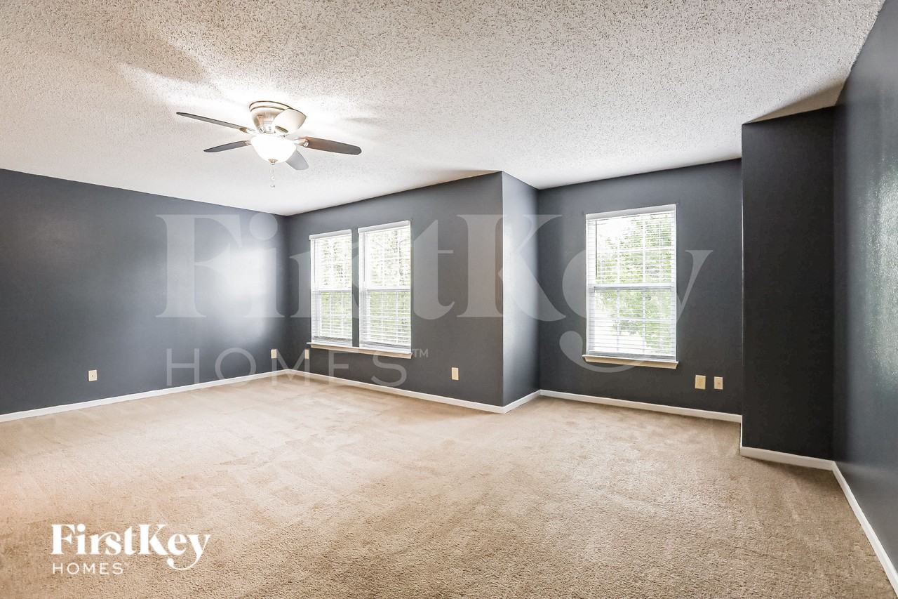 10735 Cyrus Dr - Photo 5 of 16