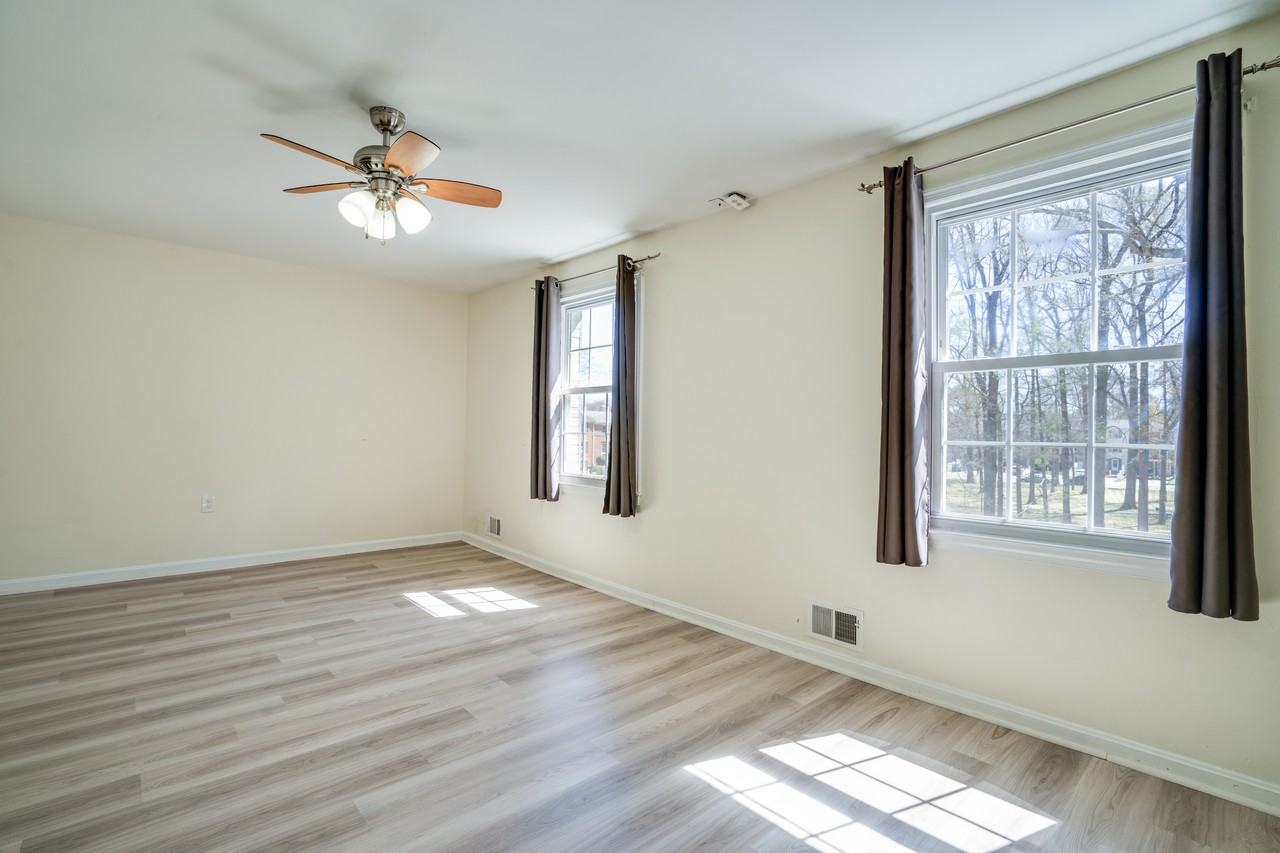 7913 Central Park Cir - Photo 4 of 50