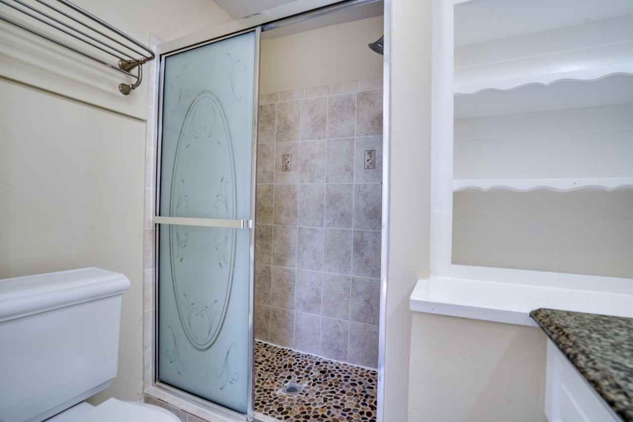 7913 Central Park Cir - Photo 5 of 50