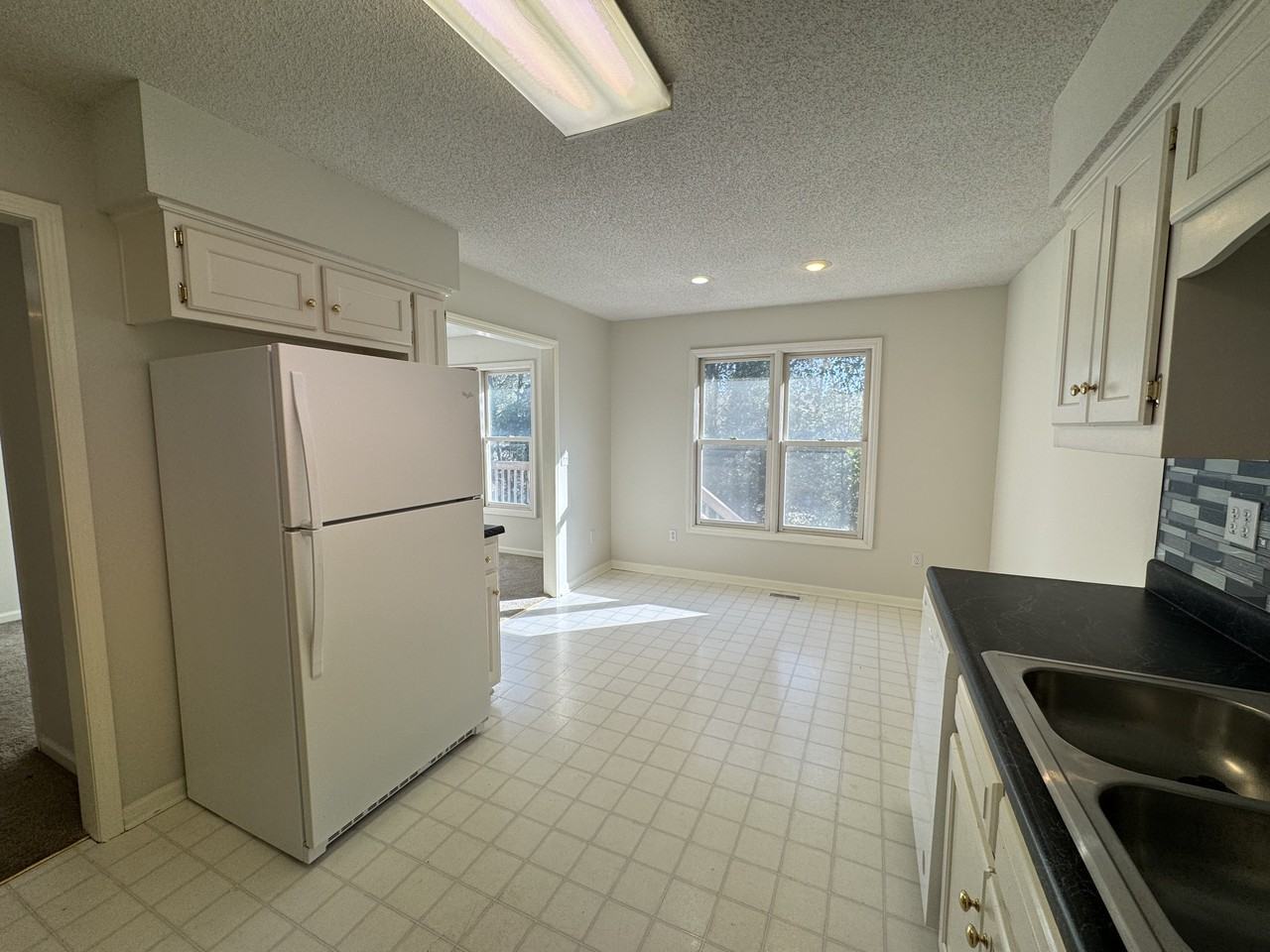 508 W Clark St #C - Photo 5 of 15