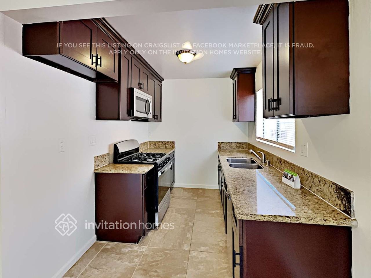 10027 Marcus Ave - Photo 7 of 19