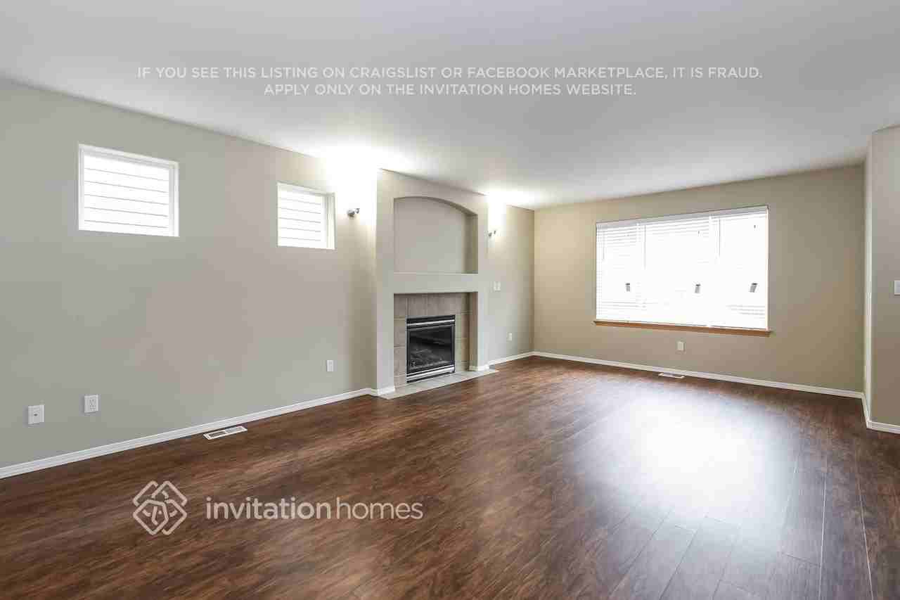 18133 96th Ave E - Photo 3 of 16