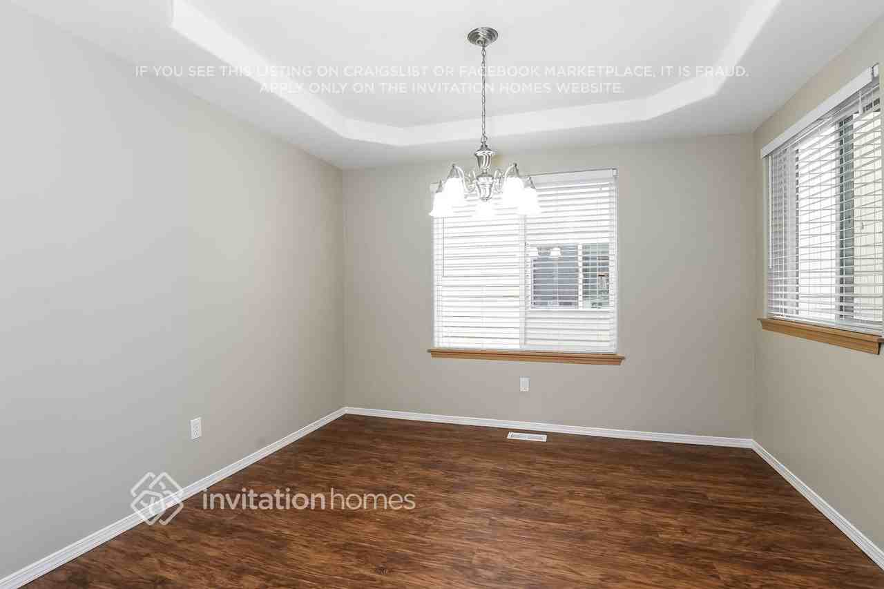 18133 96th Ave E - Photo 7 of 16