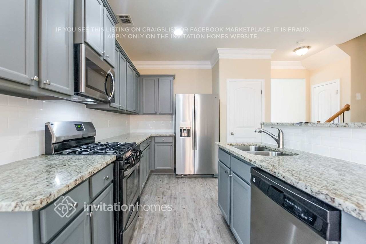 642 Ivy Chase Loop - Photo 7 of 19